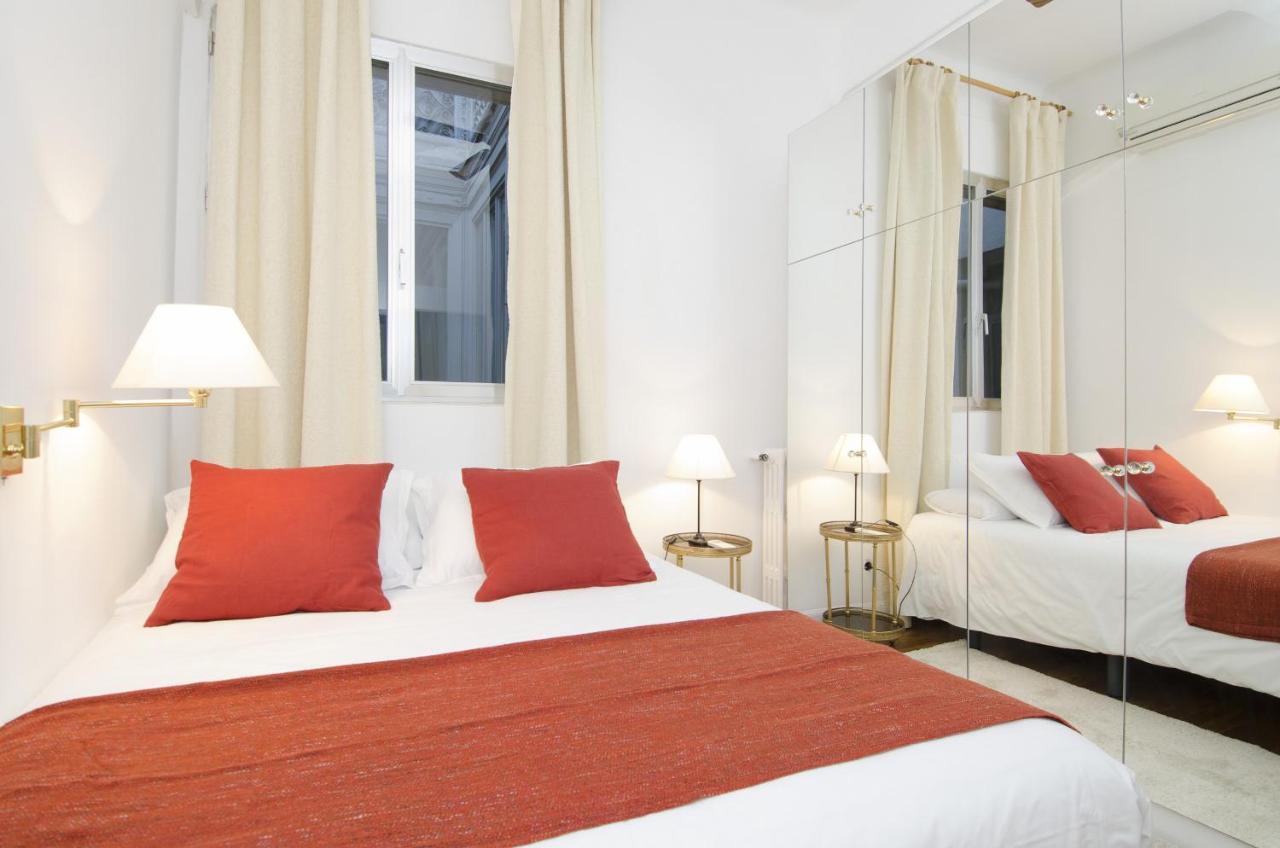 Apartamento Paseo Del Prado II En Madrid Exterior photo
